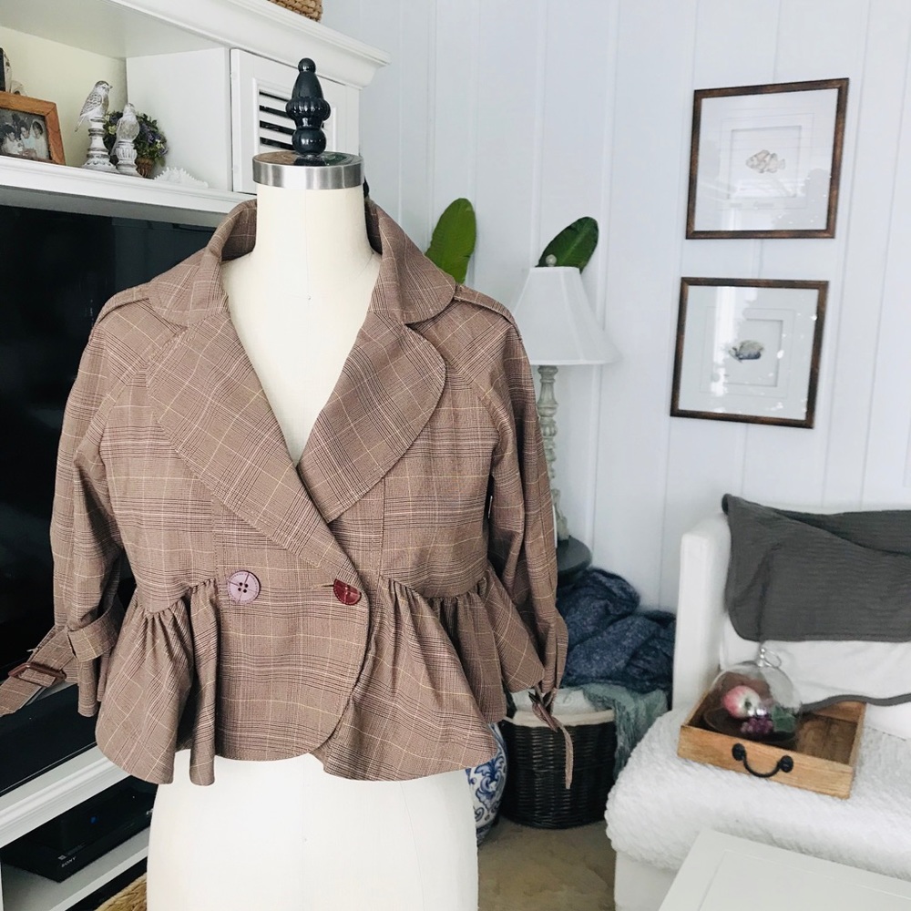 ⚡️SALE⚡️ 🖤Brown Plaid Cropped Sheath Blazer🖤 - Picture 1 of 7